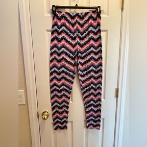 **SOLD** Colorful Zig-Zag Leggings XL-XXL